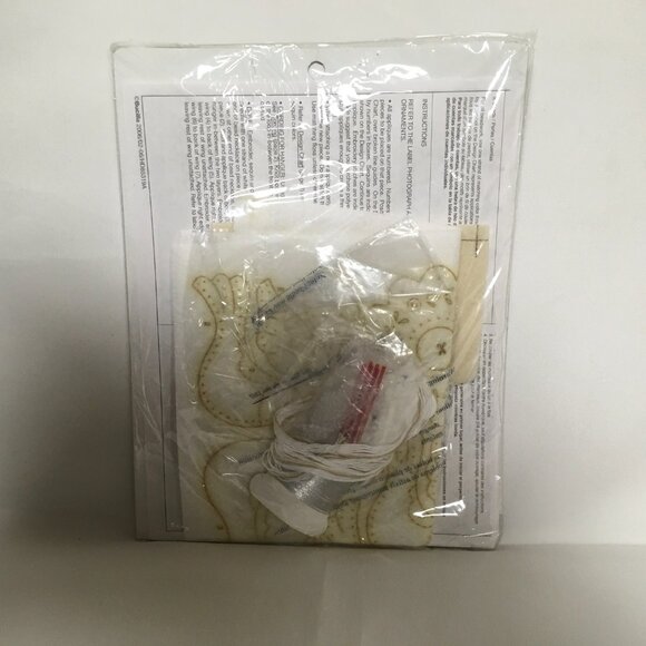 Bucilla 85319 White Christmas Felt Ornaments Dove Snowflake Wreath Set Of 6 - Picture 2 of 2